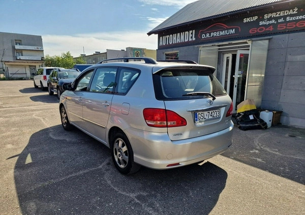 Toyota Avensis Verso cena 8490 przebieg: 235789, rok produkcji 2002 z Goleniów małe 301